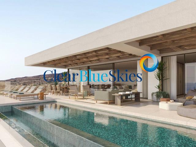 Clear Blue Skies tiene el honor de formar parte del selecto. 250m² La caleta