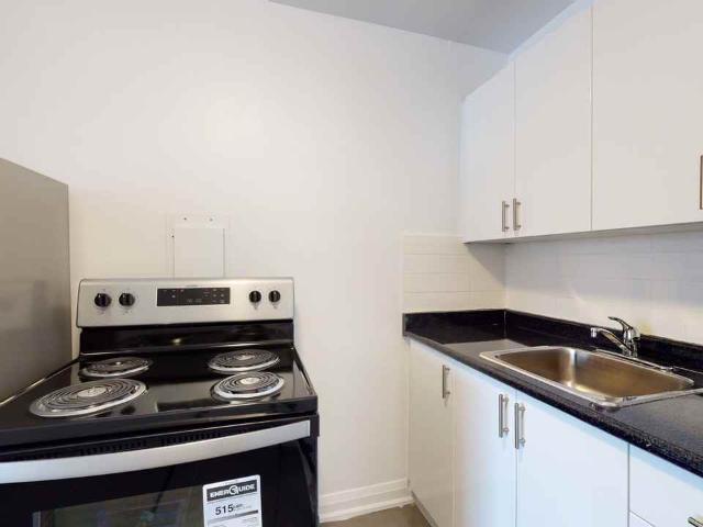 Clearview On The Park 1 Bedroom Apartment for Rent at 4 2 4 Greentree Court, Toronto, ON M6M 2A5 Keelesdale