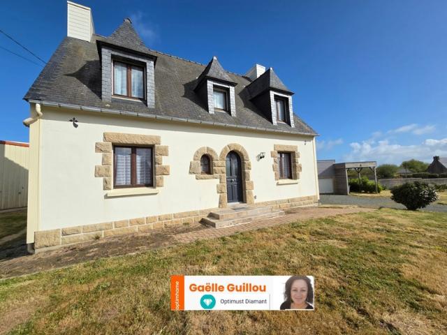 Cléder: maison de 1980 sur sous sol, habitable de plain pied, avec 3 garages + carport