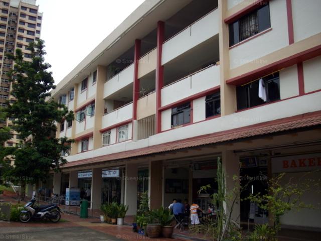 Clementi Avenue 2 Shopping Centre Clementi, HDB 3 Rooms