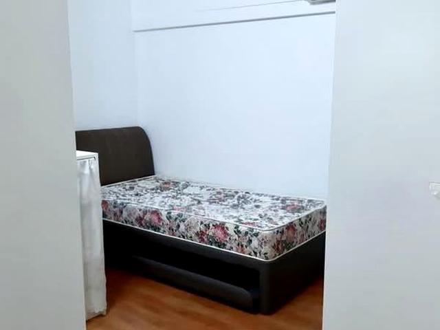 Clementi Avenue 2 Shopping Centre Clementi, HDB 3 Rooms