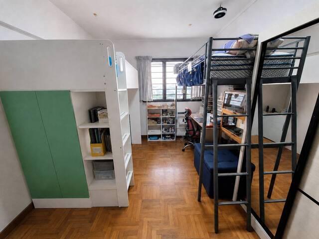 Clementi double room close to unis/international/local schools, students and professionals welcome