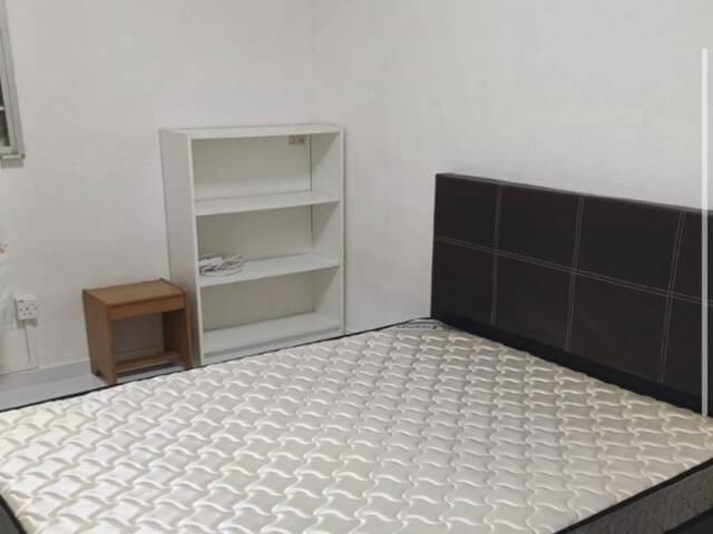 Clementi mrt blk 330 aircon room for male tenant only