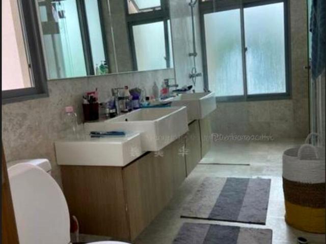 Clementiwoods Condominium D5, Condominium