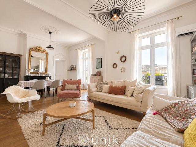 CLEMENCEAU / Majestueux Haussmannien 5 pièces 170m2 / Climatisation