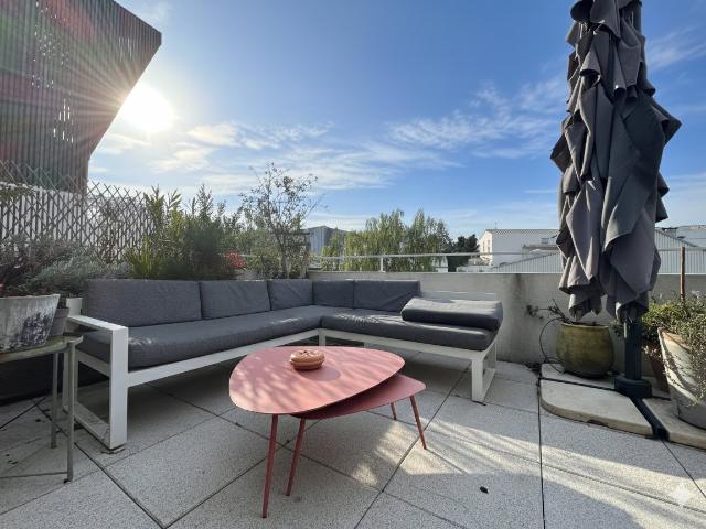 CLEMENCEAU / Somptueux T4 100m2 avec terrasse de 32m2 + Garage au sein d'une residence de standing