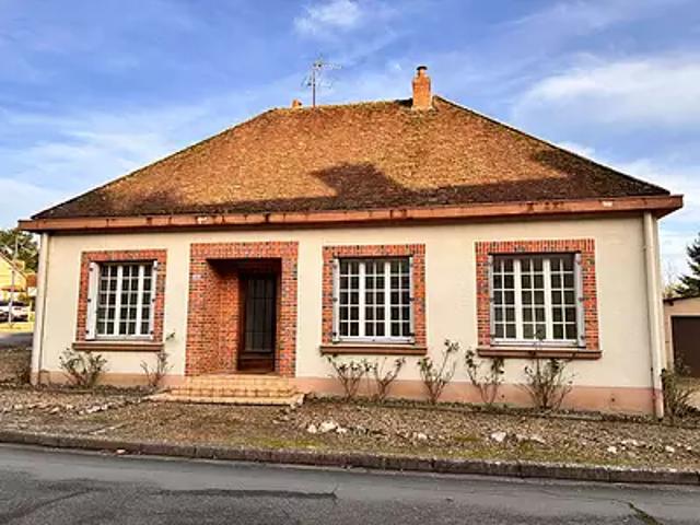 Clémont 18410 Achat / Vente maison 5 pièces t5 au dernier étage cave