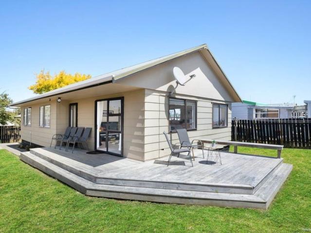 clendon park, 3 bedrooms