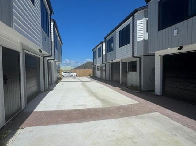 clendon park, 3 bedrooms