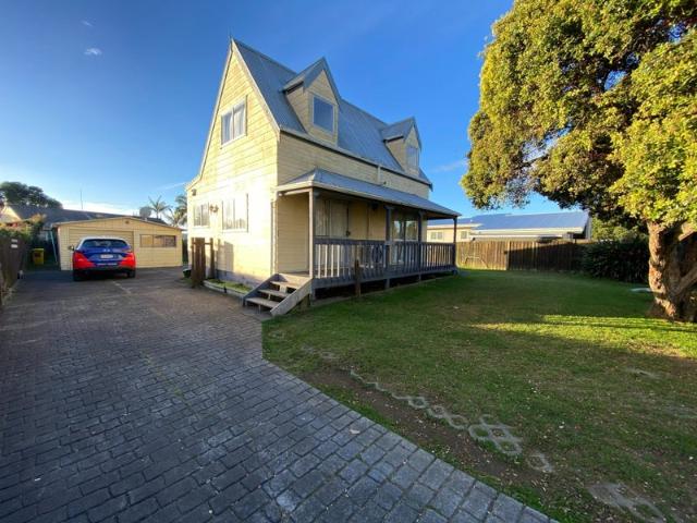 clendon park, 3 bedrooms