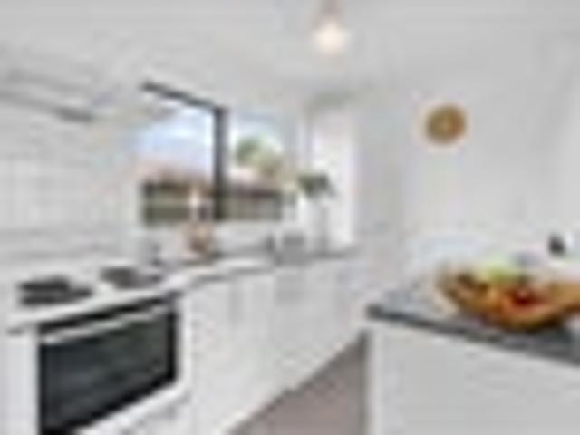 Clendon Park, 3 bedrooms, $595 pw