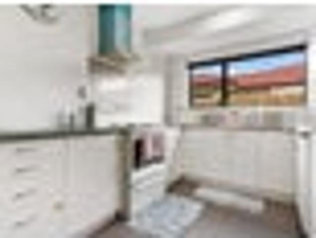 Clendon Park, 3 bedrooms, $670 pw