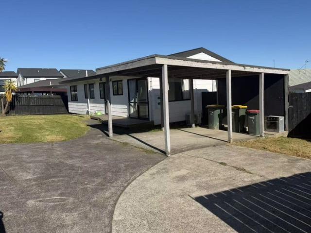 clendon park, 3 bedrooms