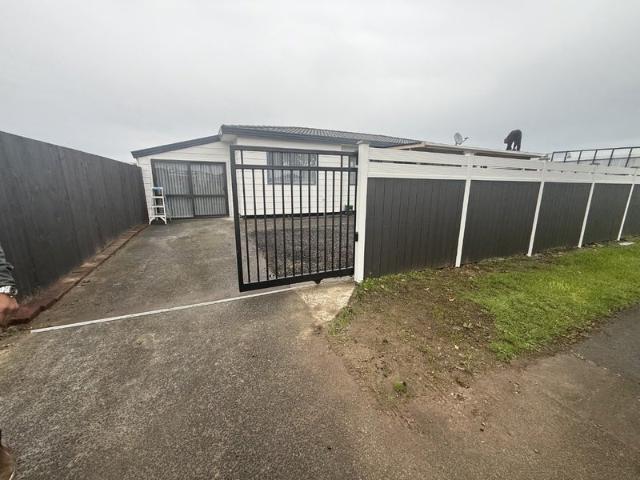 clendon park, 3 bedrooms