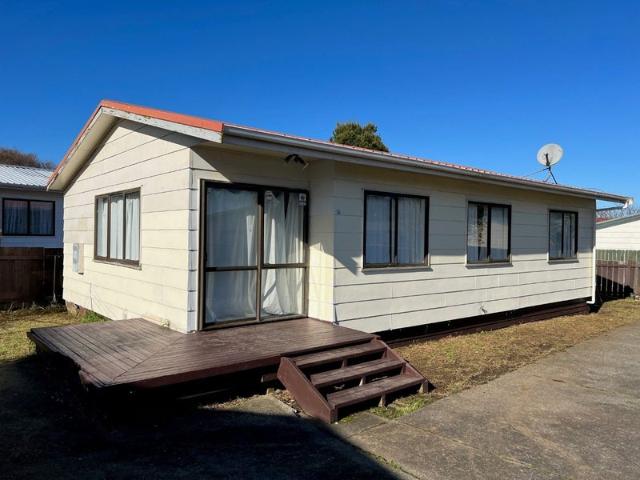 clendon park, 3 bedrooms