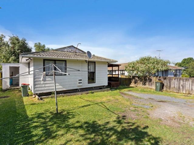 clendon park, 3 bedrooms