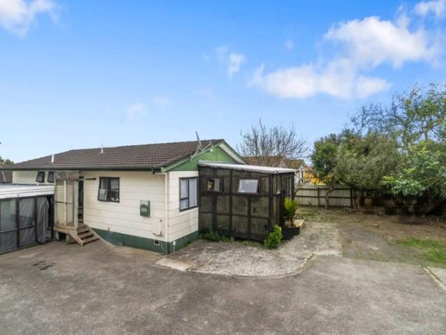 clendon park, 3 bedrooms