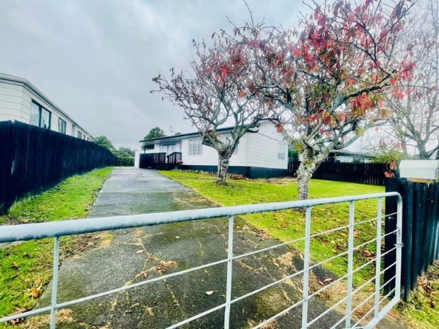 clendon park, 3 bedrooms