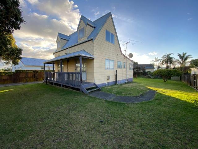 clendon park, 3 bedrooms