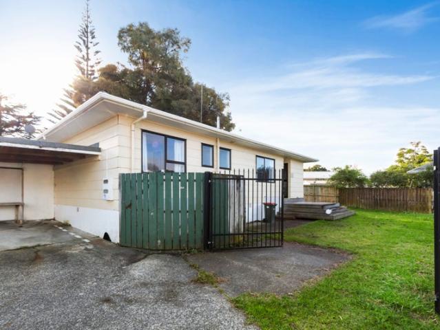 clendon park, 3 bedrooms