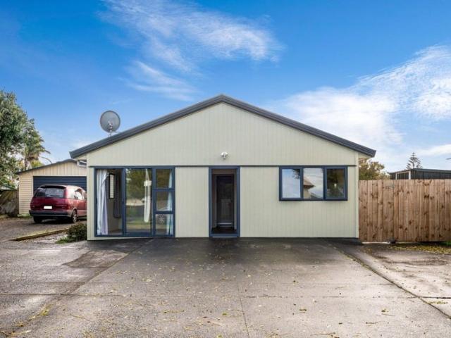 clendon park, 2 bedrooms