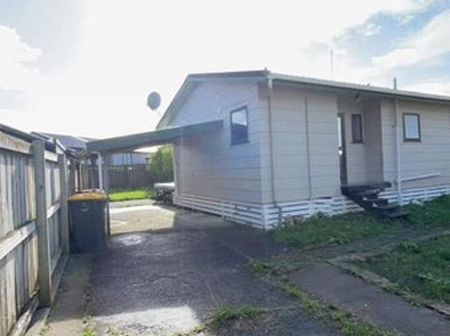 clendon park, 2 bedrooms