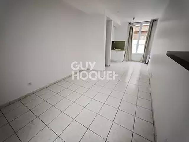 Clermont 60600 Location appartement 1 pièce t1 au dernier étage