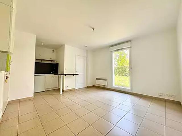 Clermont 60600 Location appartement 1 pièce t1 au dernier étage parking