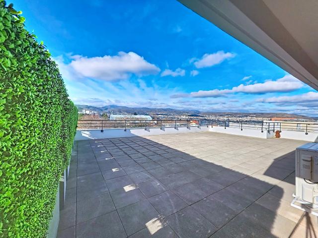 CLERMONT FD SUD Appartement sur le toit, 5 pièces, 156 m2 avec terrasse 266 m2 et double garage