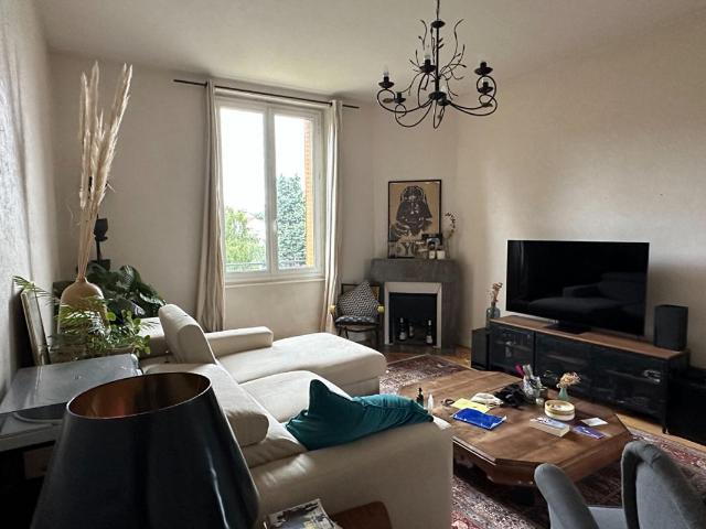 CLERMONT FERRAND, Immeuble 12 pièce s 253 m2, rapport 23300