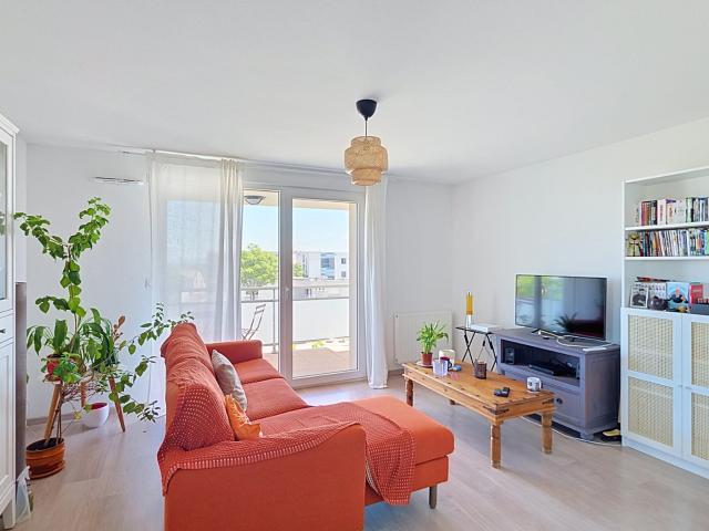 CLERMONT FERRAND SUD / Investisseurs, résidence récente, T2 de 46 m2 avec balcon et parking