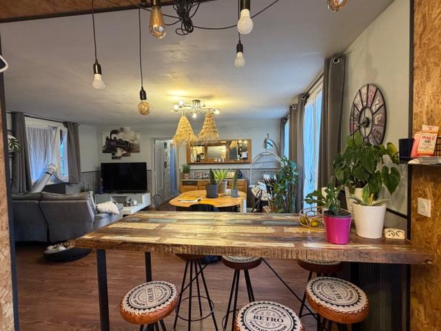 Clermont Ferrand, T4 refait, à neuf de 90 m2, 3 chambres