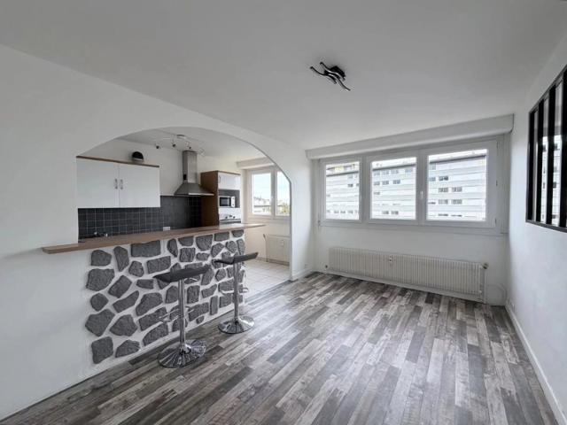 CLERMONT FERRAND: T2 de 44.5m², cave, dernier étage