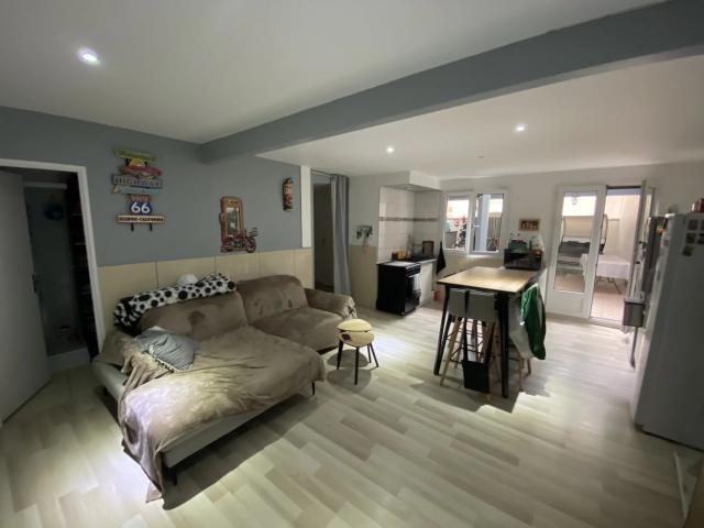 CLERMONT FERRAND: Type 3 de 60m², terrasse de 48m²