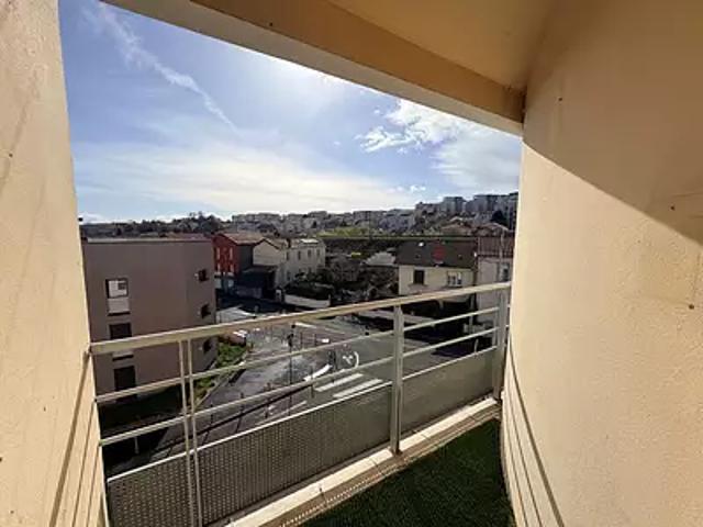 Clermont Ferrand 63000 Achat / Vente appartement 3 pièces t3 au dernier étage cave