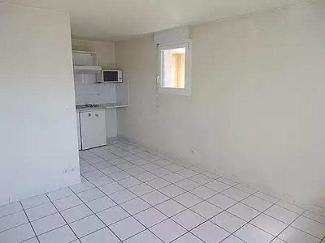 Clermont Ferrand 63000 Location appartement 1 pièce t1 au dernier étage