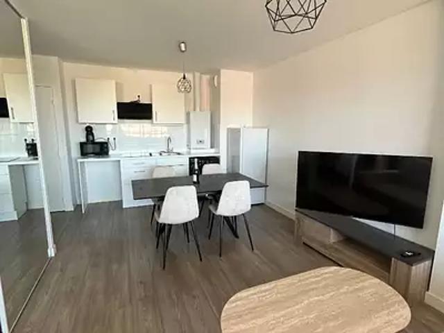 Clermont Ferrand 63000 Location appartement 2 pièces t2 au dernier étage terrasse