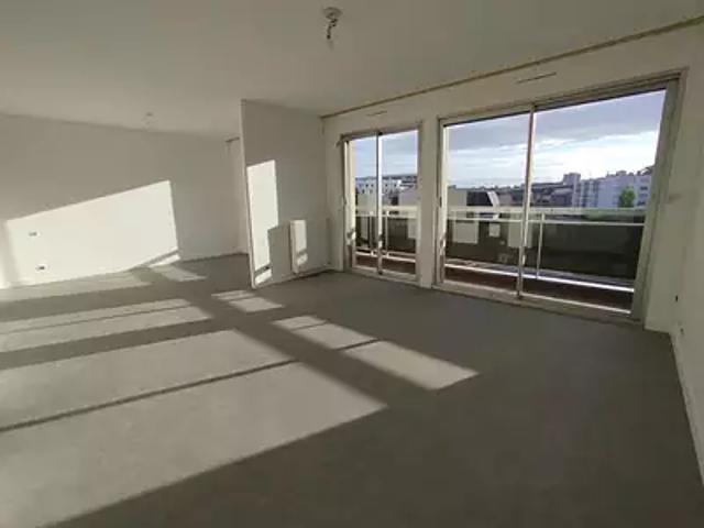 Clermont Ferrand 63000 Location appartement 5 pièces t5 piscine cave
