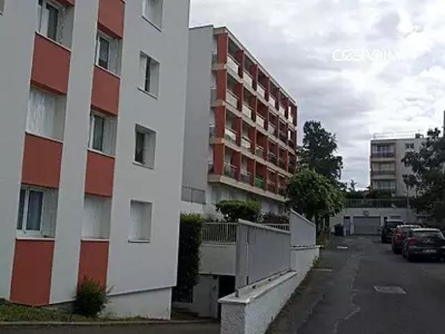 Clermont Ferrand 63000 Location parking