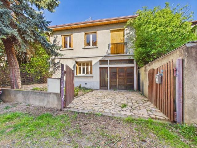 CLERMONT FERRAND 63000 Parcelle de 304 m² en Zone UG avec Bâti à Reconvertir / Démolir, Vente en l'État, 107 000 FAI