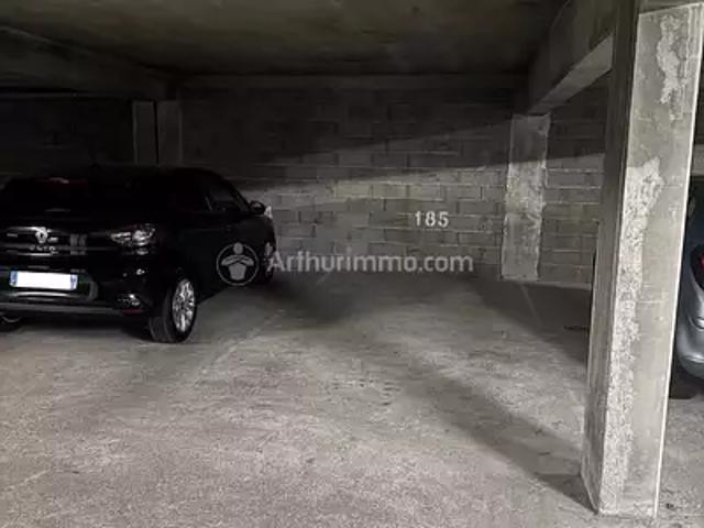 Clermont Ferrand 63000, 63100 Location parking