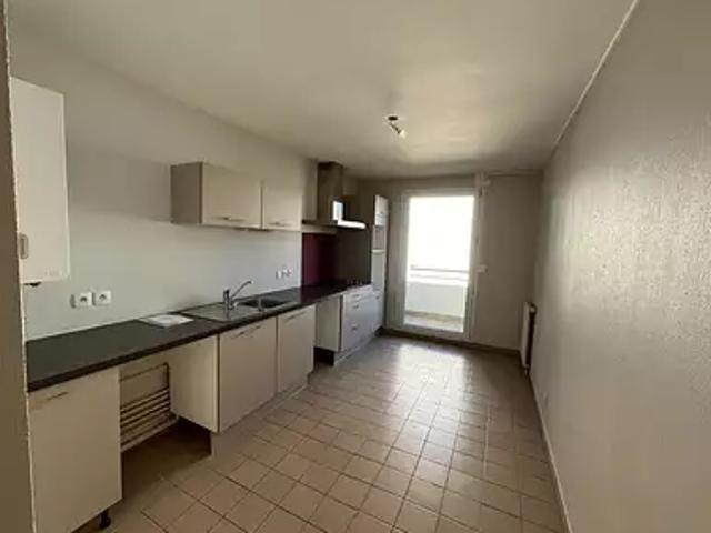 Clermont Ferrand 63100 Location appartement 5 pièces t5 au dernier étage cave