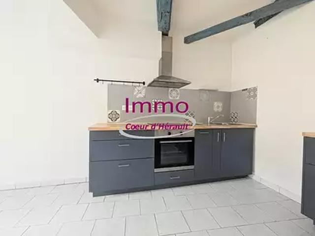 Clermont l'Hérault 34800 Achat / Vente appartement 2 pièces t2 au dernier étage