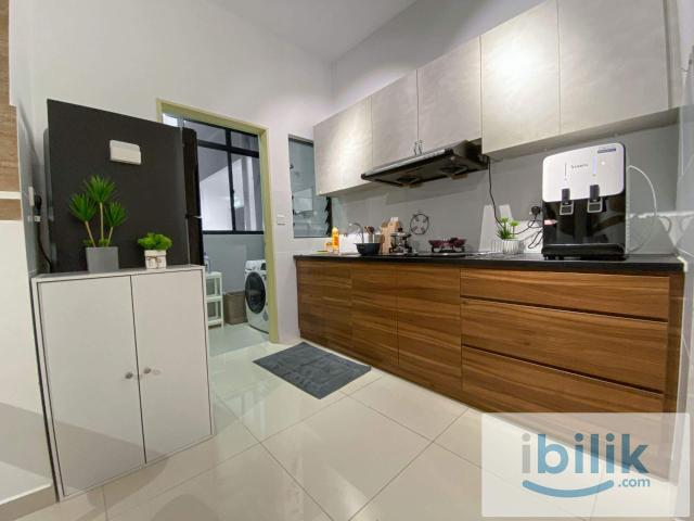 Click in now and be surprised! premium single room! 5mins covered link bridge to lrt!