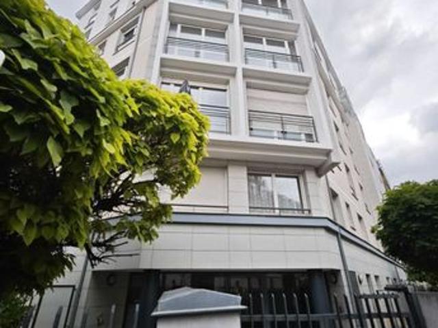 Clichy centre: appartement T3 64.95 m² jardin terrasse parking