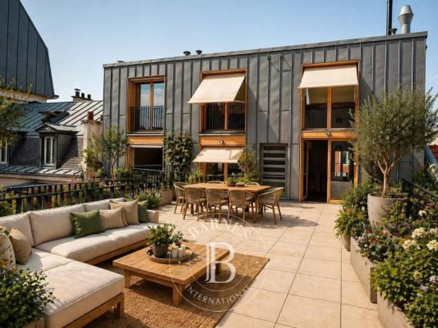 Clichy Centre Ville Duplex Terrasse 3 ch Entièrement rénové Traversant