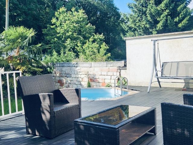 CLICHY SOUS BOIS Quartier La Chapelle Pavillon familial avec piscine et dépendance