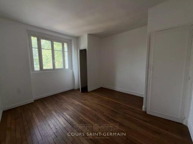 Clichy – Studio rue du Général Roguet Métro 13 Mairie