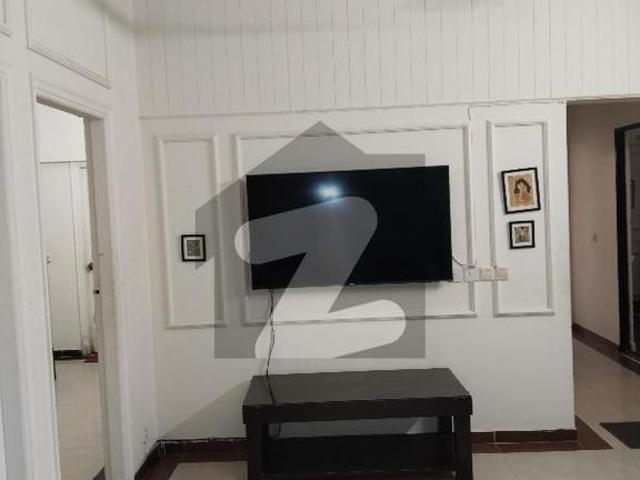 Clifton block 2 3bed apartments for rent west open par facing car parking tile flooring with lift Clifton Block 2