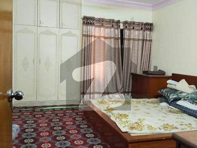 Clifton Block 2 Town House 250 Square Yards 1+3+1 Servant Quieter